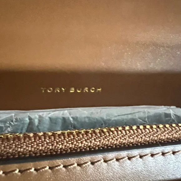 Tory Burch Eleanor phone crossbody in Moose NEW - Picture 11 of 13